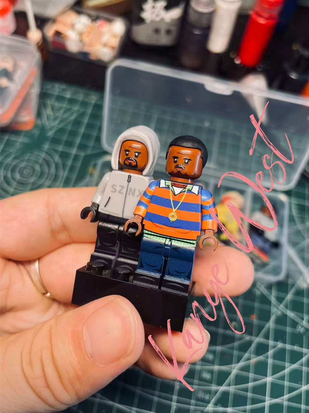 Kanye West "Vultures Shanghai 2025" Custom Minifigure: Detailed design, SZNX hoodie, face mask, stylish packaging.
